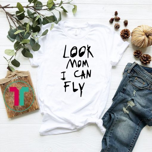 Look mom I can fly Classic T-Shirt