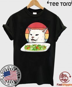 Angry women yelling at confused cat at dinner table meme Funny T-Shirt