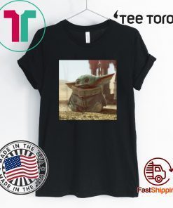 Star Wars The Mandalorian The Child Scene Classic T-Shirt