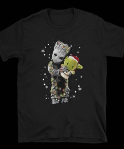 Baby Groot hug Baby Yoda doll Christmas shirt t-shirt