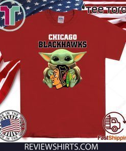 Baby Yoda Hug Chicago Blackhawks 2020 T-Shirt