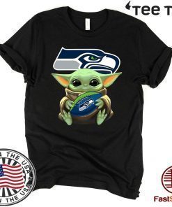 Baby Yoda Hug Philadelphia Eagles t-shirts