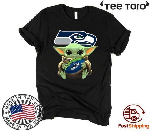 Baby Yoda Hug Philadelphia Eagles t-shirts