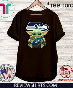 Baby Yoda Hug Philadelphia Eagles T Shirt