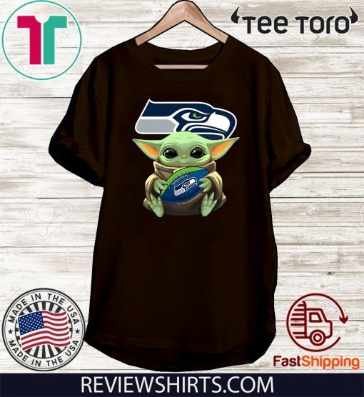 Baby Yoda Hug Philadelphia Eagles T Shirt