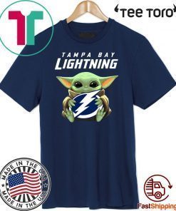 Baby Yoda hug Tampa Bay Lightning Offcial T-Shirt