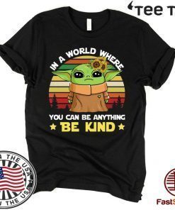 Baby Yoda in a world where you can be anything be kind vintage Unisex T-Shirt