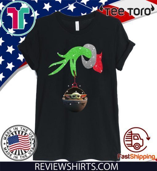 Grinch hand holding Baby Yoda Offcial T-Shirt