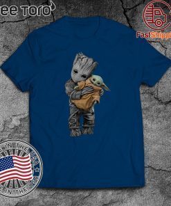 Groot hug baby yoda Tee Shirt