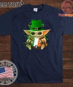 Baby Yoda Hug St Patrick’s Day 2020 T-Shirt