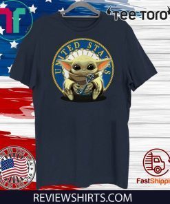 Baby Yoda Hug United States T Shirt