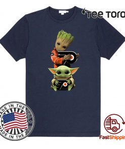 Baby Yoda and Baby Groot hug Philadelphia Flyers 2020 T-Shirt