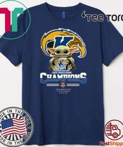 Pretty Baby Yoda Hug Kent State 2019 Champions Offcial T-Shirt