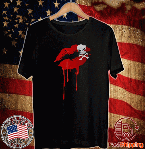 Great Halloween Dripping Lips - Lipstick Kiss Skull & Crossbones Shirt