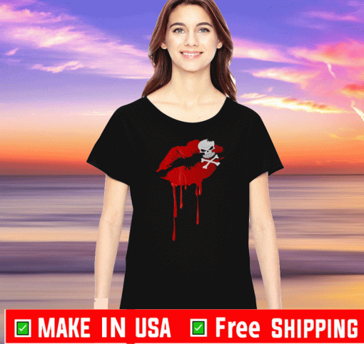 Great Halloween Dripping Lips - Lipstick Kiss Skull & Crossbones Shirt