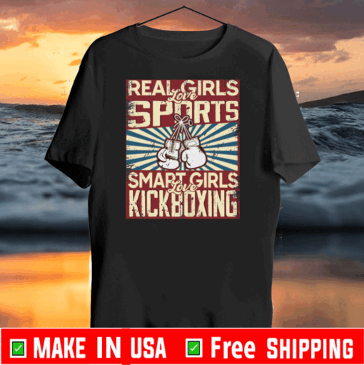 Real girls love sports smart girls love kickboxing Unisex T-Shirt