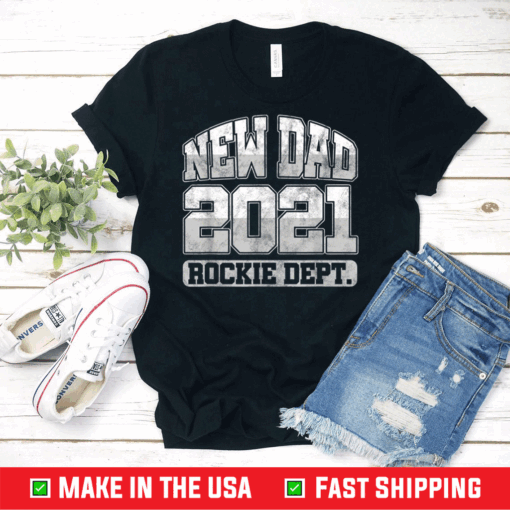 Mens Promoted To Father 2021 Dad Son Daughter Father's Day T-Shirt