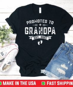 Promoted To Grandpa Est 2021 TShirt New Gift For Dad T-Shirt