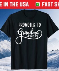 Promoted To Grandma Est. 2021 Cute First Time Gradnam 2021 Classic T-Shirt