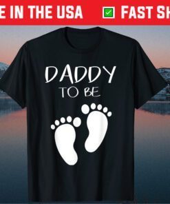 Daddy to Be Baby Footprint Soon to be Dad Fathers Day Classic T-Shirt