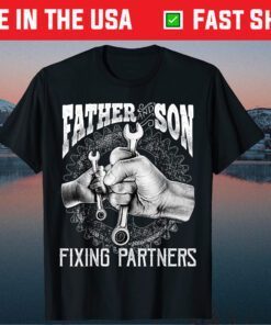 Father and Son Fixing Partners Mechanic Father's Day Classic T-Shirt