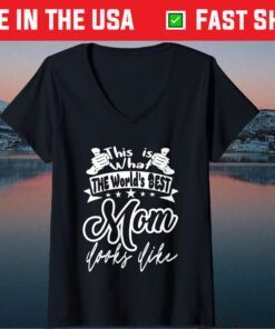 Mom Gift Idea This is World's Best Mom Looks Like Classic T-Shirt