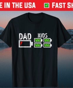 Dad of Four Low Battery Father of 4 Kids Dad Classic T-Shirt
