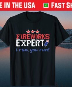 FIREWORKS EXPERT Director USA Flag Patriotism 4th of July Classic T-Shirt