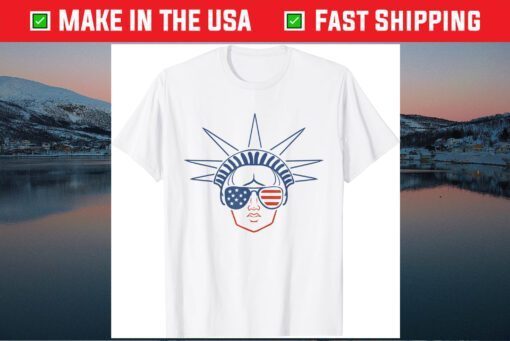 US Flag Statue of Liberty Sunglasses Apparel July 4th Party Classic T-Shirt