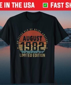39th Birthday 39 Years Old Vintage 1982 Born in August 1982 Classic T-Shirt