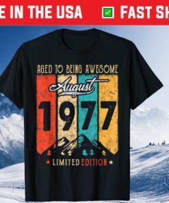 44 Year Old Retro Vintage August 1977 44th Birthday Classic T-Shirt