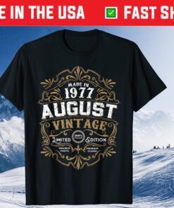 44th Birthday 44 Years Old August 1977 Made Born Vintage Classic T-Shirt