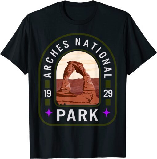 Arches National Park 1929 Moab Utah Nature Camping Hiking T-Shirt