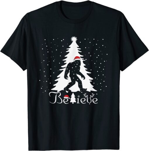 Bigfoot Sasquatch Yeti Believe santa hat Christmas Pajamas Tee Shirt