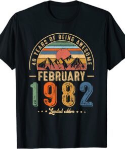 February 40th Birthday 40 Years Old Vintage Born in 1982 Tee Shirt