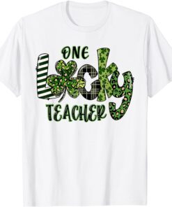 One Lucky Teacher leopard plaid St Patrick’s Day 2022 Tee Shirt