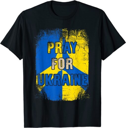 I Stand With Ukraine Pray For Ukraine Grunge Ukraine Flag Ukraine Strong T-Shirt