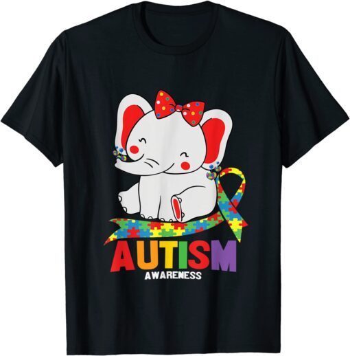 Awareness Elephant Mom wearing earrings Autism Heart puzzle Tee Shirt