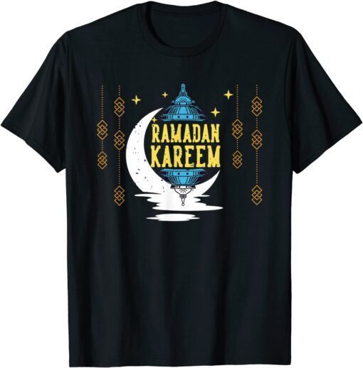 Ramadan Kareem Muslims Eid Ramadan Lantern lights Moon Cute Tee Shirt