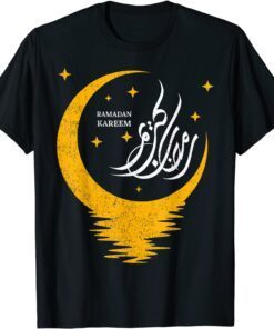 Ramadan Kareem and Mubarak Muslims Arabic Calligraphy Moon Tee Shirt