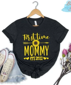 First time Mommy Est 2022 Mothers Day Tee Shirt
