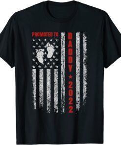 Promoted To Daddy 2022 American Flag New Dad Fathers Day Tee Shirt