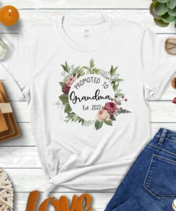 Promoted To Grandma 2022 Floral Tropical Mother's Day Tee Shirt