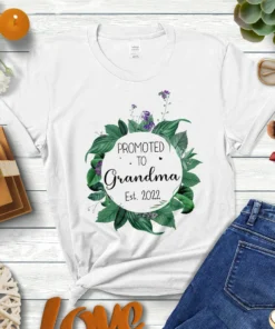 Promoted To Grandma 2022 Tropical Floral Mother's Day Tee Shirt