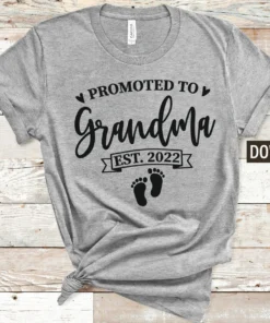 Promoted to Grandma Est. 2022 Mother's Day Tee Shirt