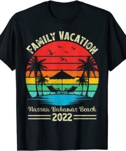 Vintage Retro Family Vacation 2022 Nassau Bahamas Beach Tee Shirt