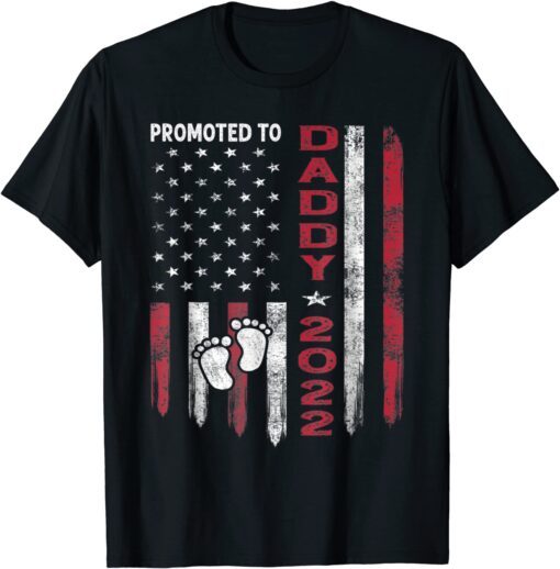 Promoted To Daddy 2022 First Time Fathers Day New Dad Tee Shirt