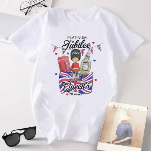 British Queen Platinum Jubilee 70 Years Platinum Jubilee 2022 Tee shirt