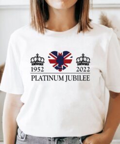 Platinum Jubilee 1952 - 2022 Celebration British Monarch Queen Elizabeth II Union Jack Royal Crown Tee shirt