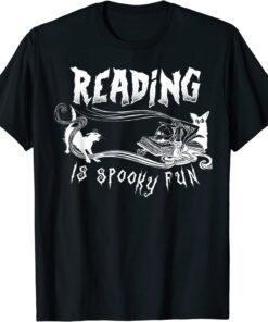 Reading is spooky fun Halloween Women's Book Lovers Teacher T-Shirt